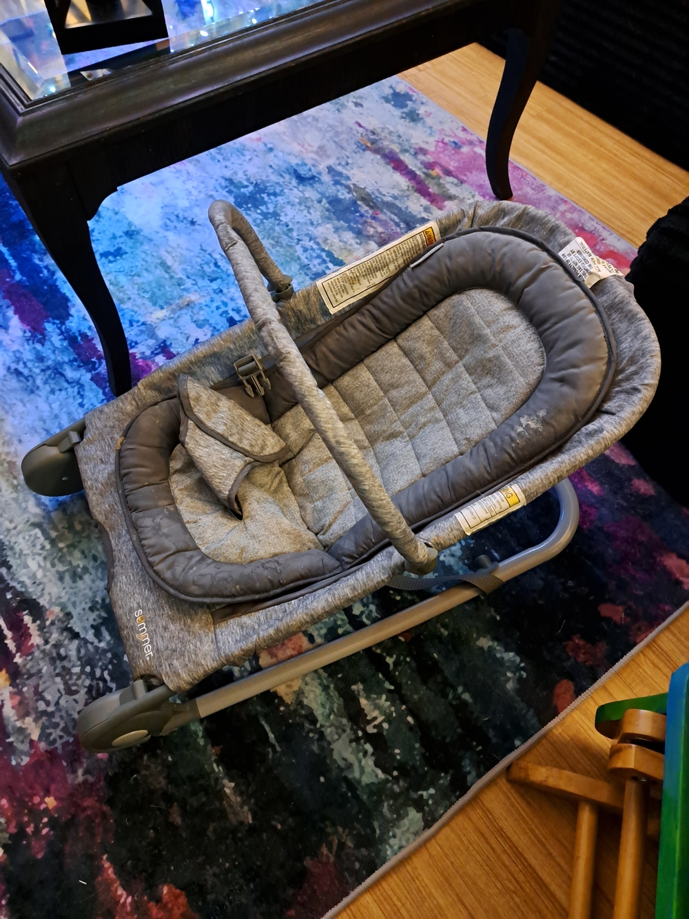 Gray Infant Rocker/Bouncer Seat
